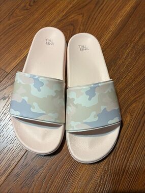 Time and Tru Blush Pink Slide Sandals